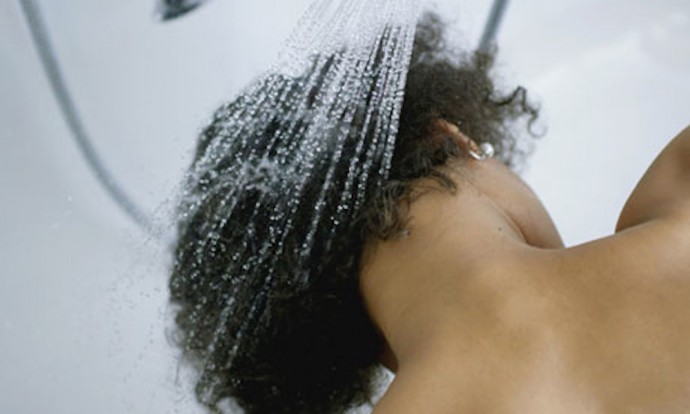 Hot vs. Cold: Which is the Best to Wash Your Natural Hair? | Curls ...