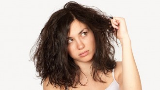 how to avoid frizz on curly hair