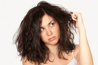 how to avoid frizz on curly hair