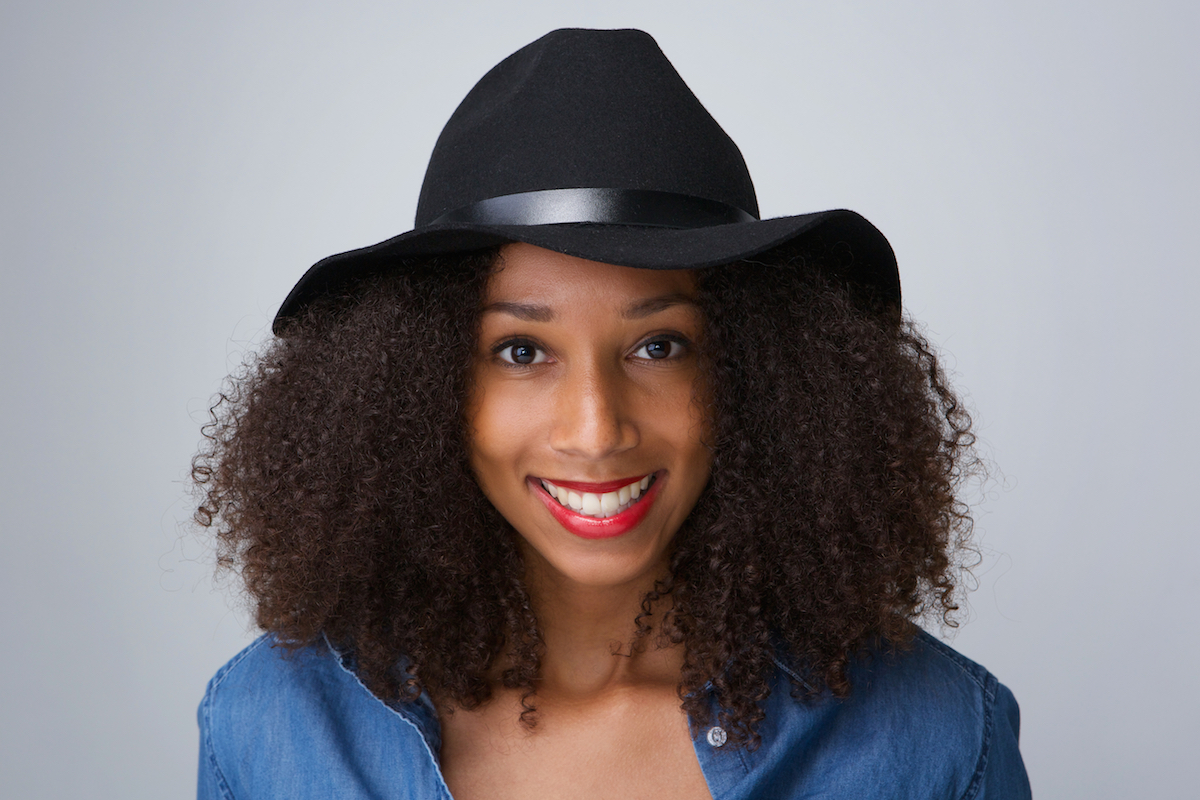 4 Ways To Wear Hats With Big Natural Hair | Curls Understood