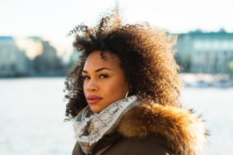 how to keep your curls moisturized during winter
